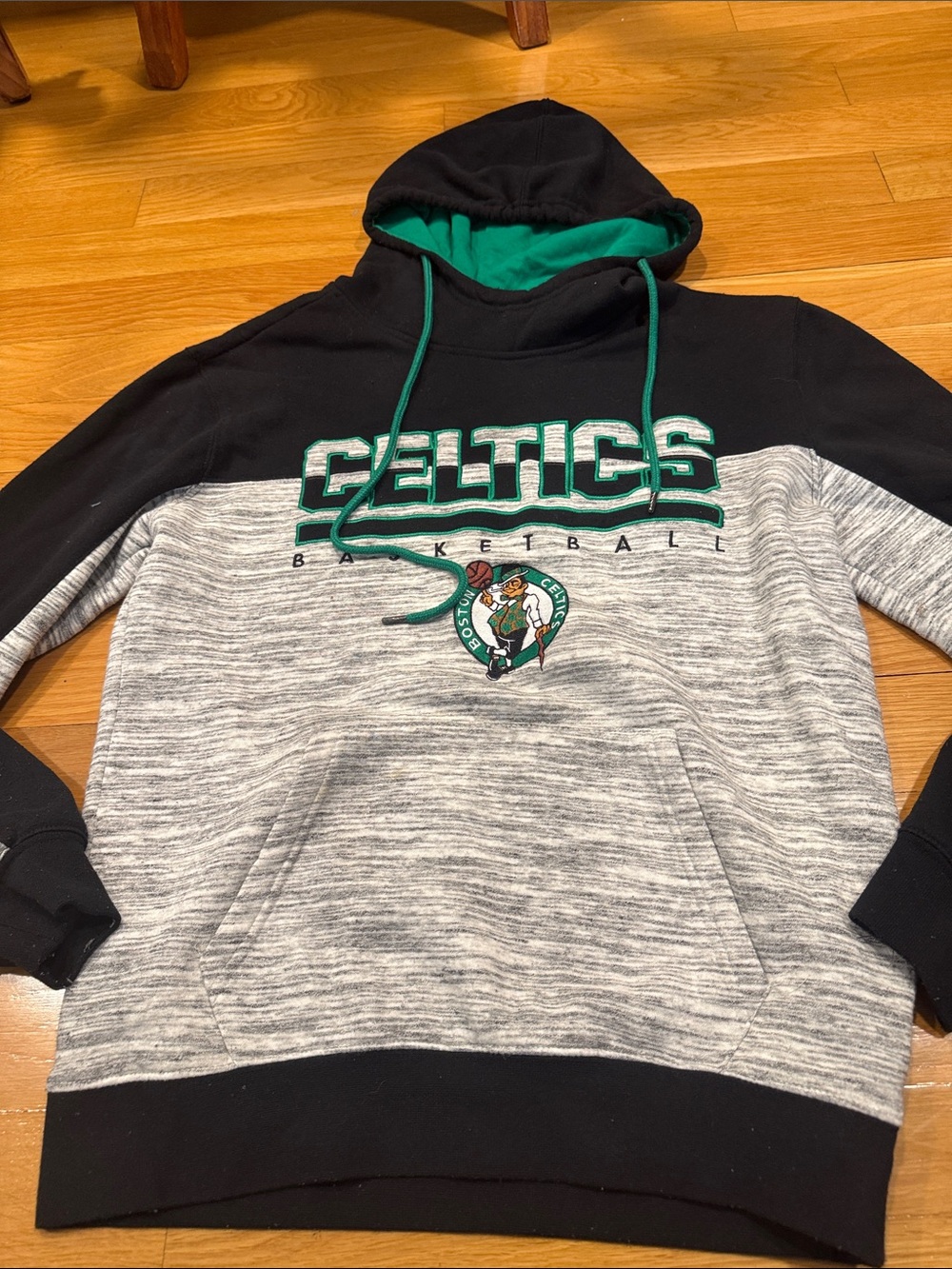 NBA Boston Celtics basketball team hooded sweatshirt size small .